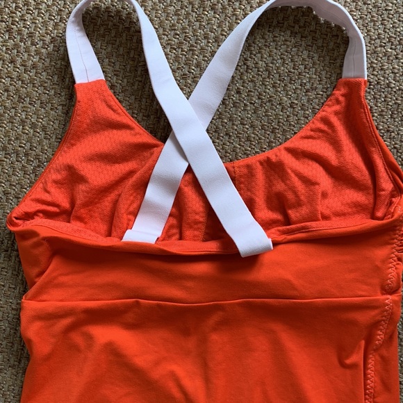 Women’s Patagonia Workout Shirt - NWOT - Picture 16 of 16